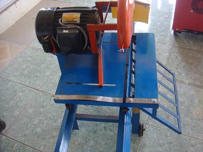 Máy cắt gạch bàn