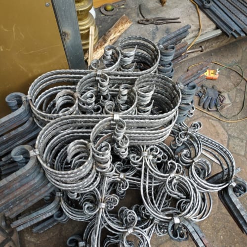 Hoa Văn Sắt Cán Mỹ Thuật